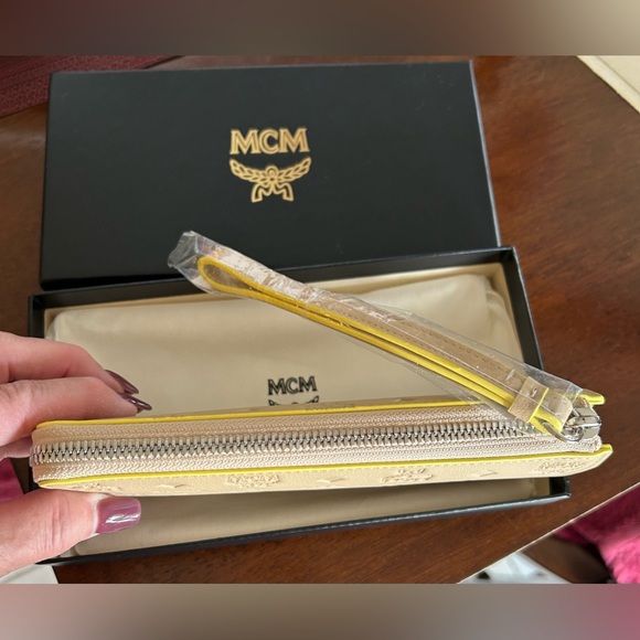 MCM Klara Monogram Wallet Wristlet - Picture 4 of 13